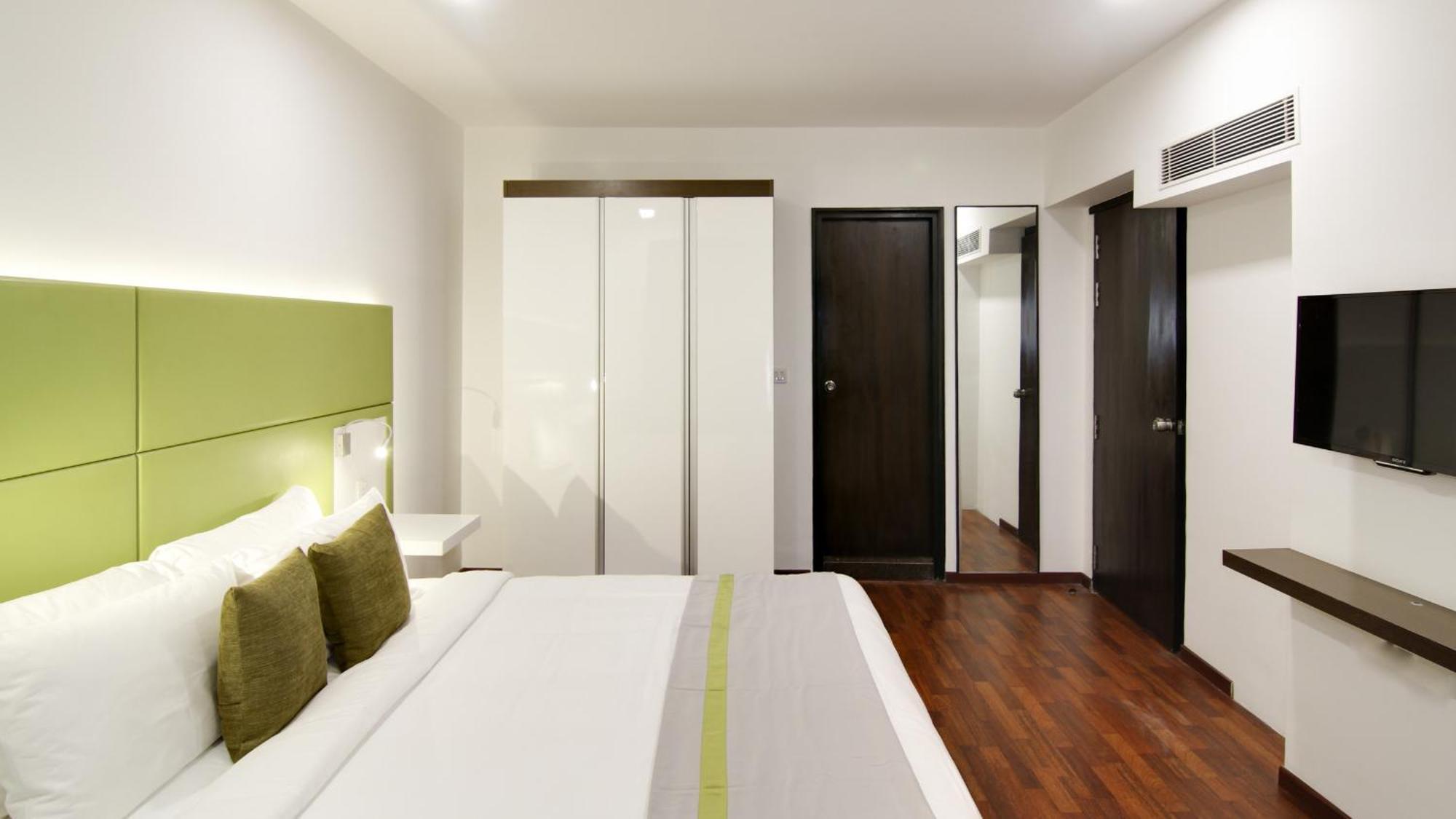 Lemon Tree Hotel, Banjara Hills, Хидерабад Екстериор снимка